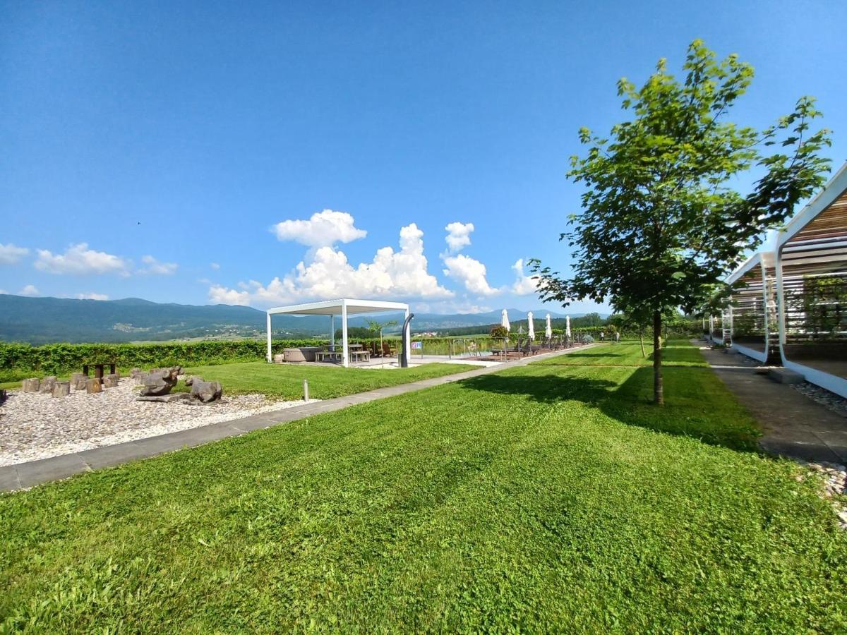 Glamping Malerič Hotel Dragatus Bagian luar foto
