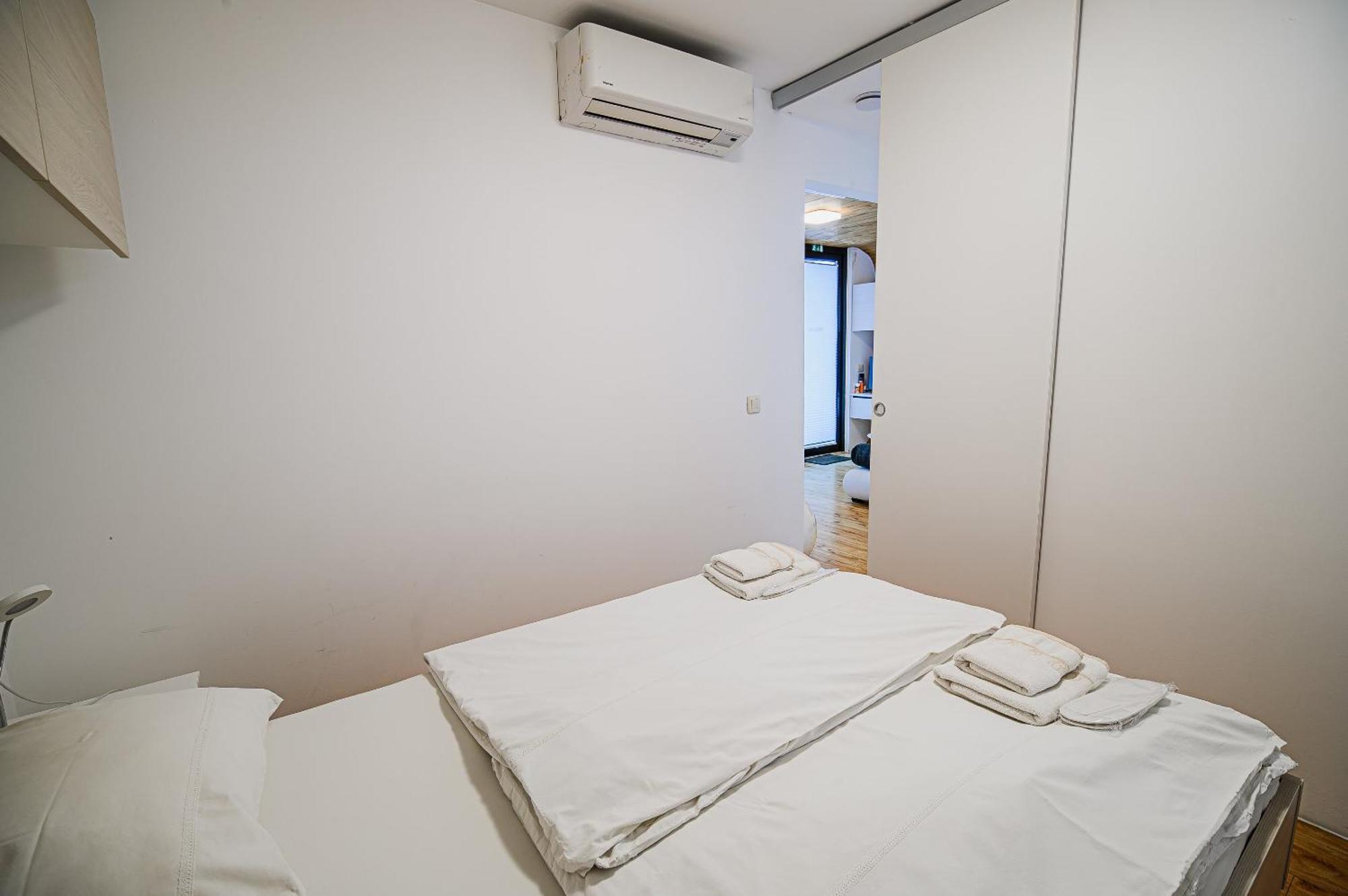 Glamping Malerič Hotel Dragatus Bagian luar foto