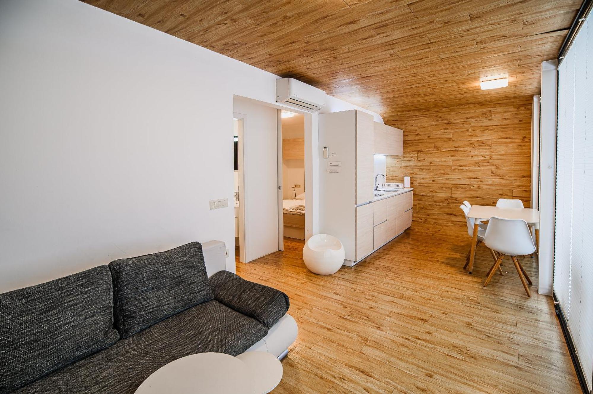 Glamping Malerič Hotel Dragatus Bagian luar foto