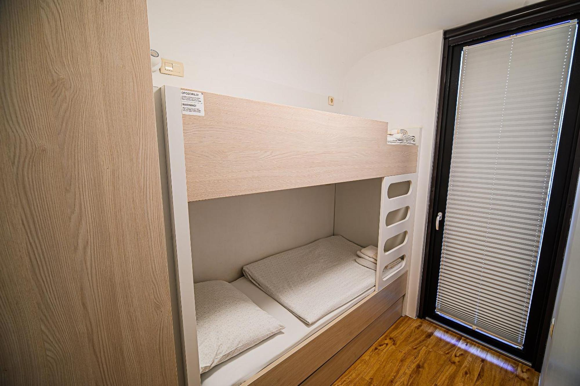 Glamping Malerič Hotel Dragatus Bagian luar foto
