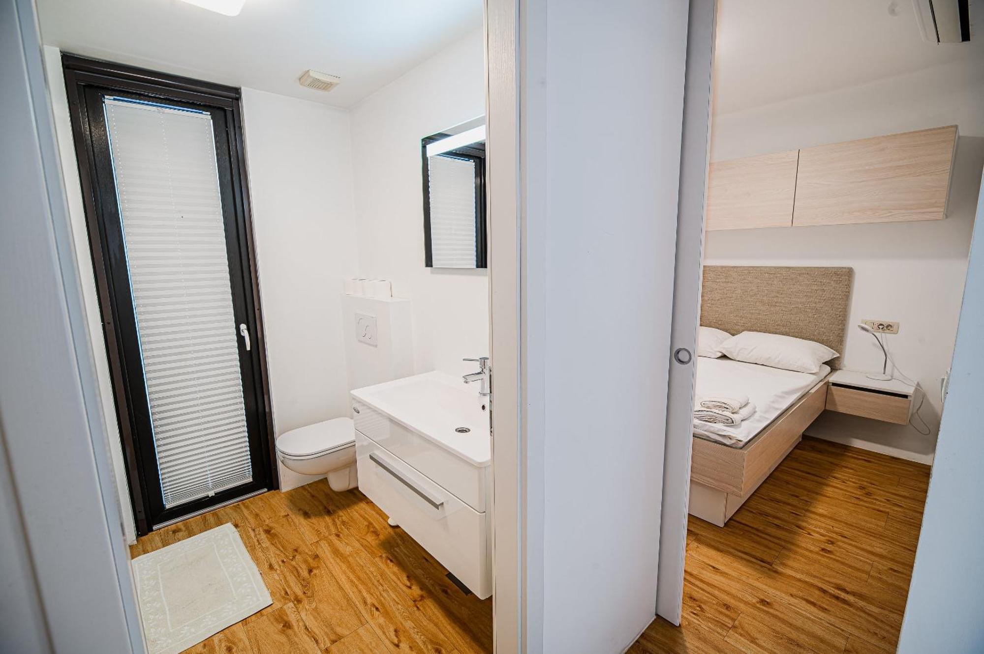 Glamping Malerič Hotel Dragatus Bagian luar foto