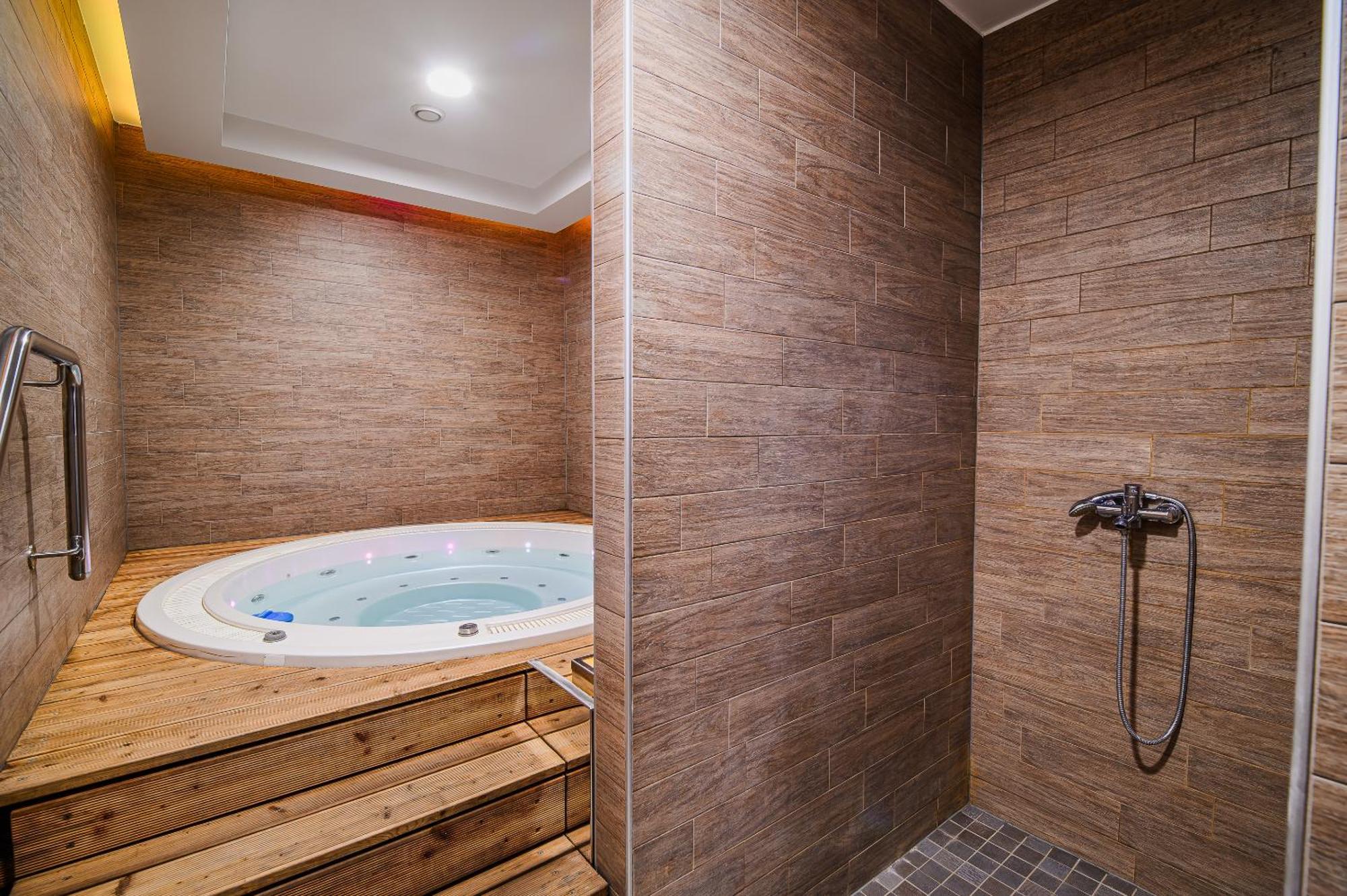 Glamping Malerič Hotel Dragatus Bagian luar foto